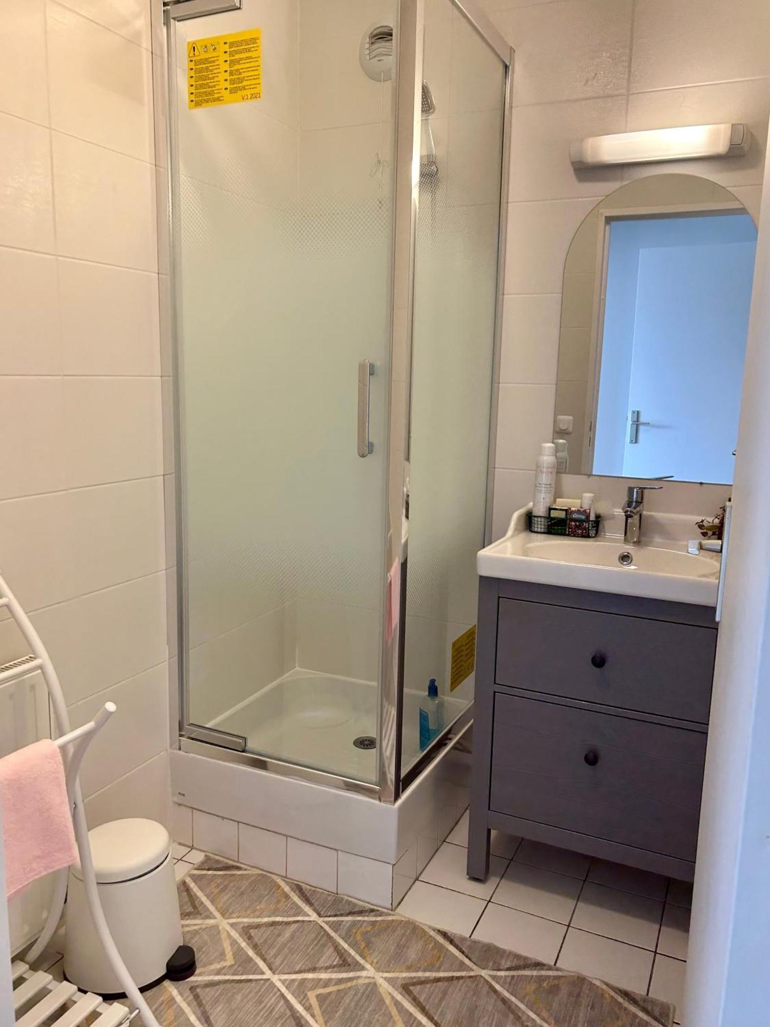 ביוסי-סיינט-ג'ורג' Jolie Chambre 3Minutes De La Gare Rer A מראה חיצוני תמונה